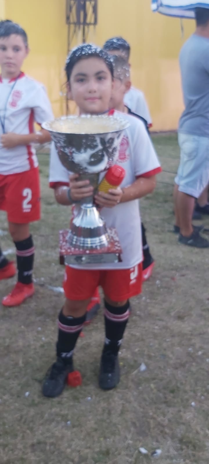 VIDEO: «Bere» la pequeña uruguayense que marca la diferencia en el fútbol  mixto | DIARIO LA CALLE