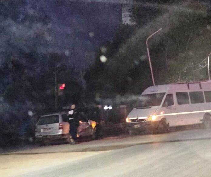 Chocaron Un Auto Y Una Camioneta Diario La Calle