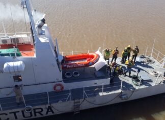 Hallaron un cuerpo en el río Paraná Imagen de archivo