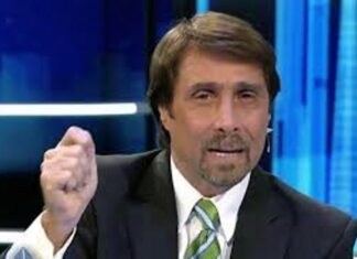 No tuvo síntomas más que una afonía