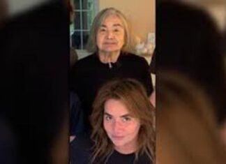 Reflejó su dolor por el fallecimiento de su madre