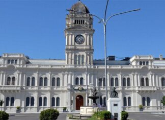 Comenzó el pago de haberes a estatales