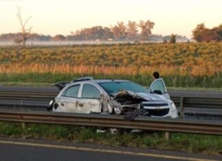 Un auto despistó en autovía Artigas y hubo un herido