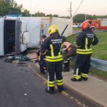 Pagina 7 5 de diciembre 2020 un camionero perdió el control y volcó