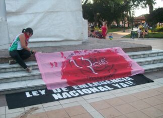 Feministas iniciaron vigilia en plaza Ramírez