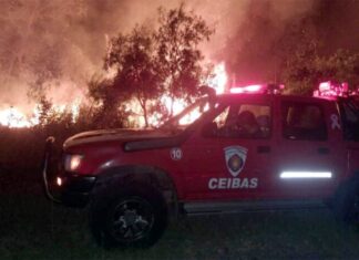 Bomberos de Ceibas repelen un incendio de magnitud