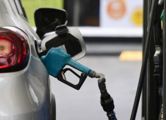 Todas las empresas. En la ciudad también subieron las naftas