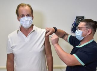 Bordet recibió la segunda dosis de la vacuna Sputnik V