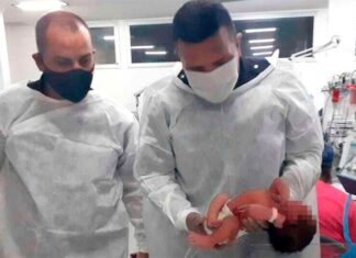 Abandonaron a un bebé en una bolsa
