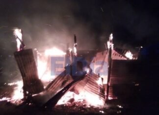 Prenden fuego una casa
