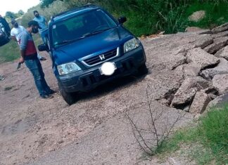 Robaron una camioneta y dinero