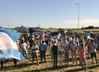 Farer protestó contra las medidas nacionales