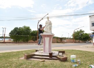 Ejecutan la puesta en valor del Monumento a la Madre