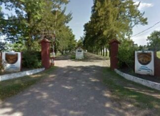 Autoridades en el Escuadrón 6