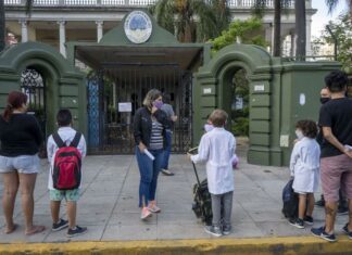 Volvieron las clases en algunos distritos del país
