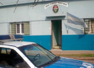 Agentes sorprendieron a menores pintando paredes