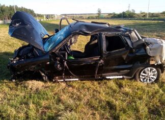 Dos heridos por el vuelco de una camioneta en ruta 14