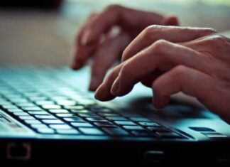 Alertan a la población por estafas en redes sociales