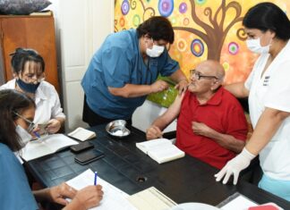 La vacunación continúa en los geriátricos privados