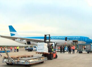 Noveno vuelo a Rusia en busca de vacunas