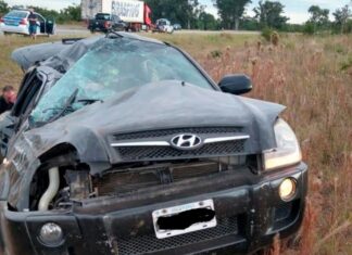 Murió una niña de dos años tras el vuelco de un auto