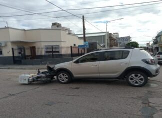 Una motociclista resultó herida tras un choque