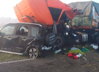 Chocaron dos camiones y cinco autos sobre Ruta 12
