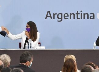 Bordet firmó un acuerdo contra la violencia de género