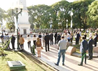 Honraron al Supremo a 235 años de su natalicio