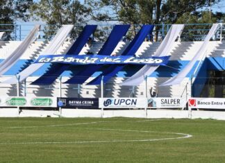 Los hinchas pusieron banderas