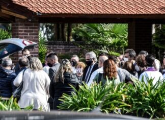 Inhumaron los restos del ministro Mario Meoni