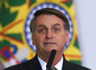 Bolsonaro fue internado de urgencia por una posible obstrucción intestinal