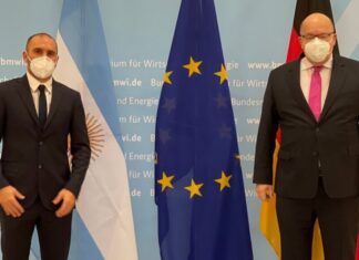 Guzmán comenzó su gira europea en Alemania en busca de apoyo