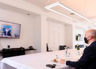 Férnandez se reunió con un funcionario de Biden