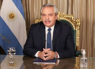 Fernández dijo que llegarán vacunas suficientes