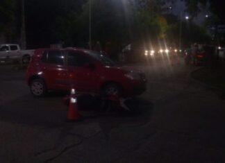 Incidente vial entre auto y moto
