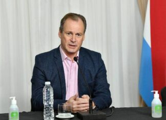 Bordet instó a reducir la aglomeración de personas