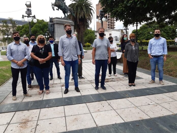 p2 - La oposición ganó las elecciones socialistas