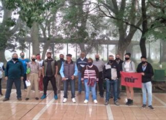 Los jubilados municipales se manifestaron frente al municipio