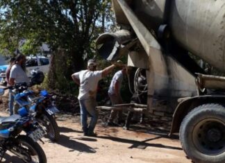 Un hombre se cayó de un camión