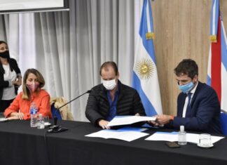 Bordet firmó un convenio con el Enohsa