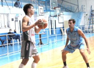 Regatas Uruguay perdió ante Racing pero sigue con chances