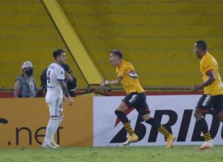 Boca dio un paso en falso ante el Barcelona