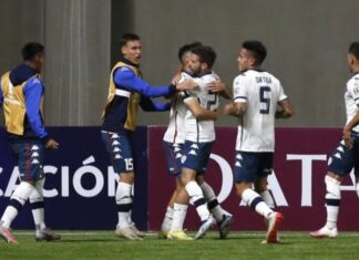 Vélez logró su primer triunfo