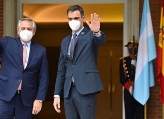 Alberto Fernández se reunió con el Rey de España y Pedro Sánchez