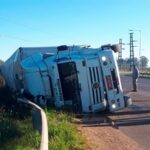 Pagina 6 13 de mayo 2021 Volcó un camión en la autovía Artigas