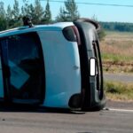 Pagina 6 15 de mayo 2021 Furgón de transporte volcó sobre la Autovía Artigas