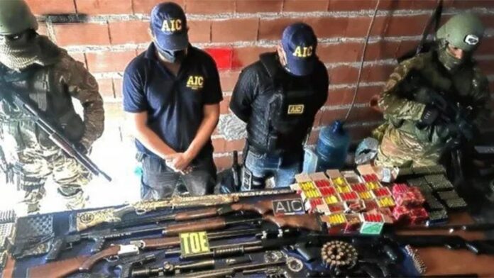 Pagina 6 5 de mayo 2021 descubrieron banda de policías que vendían armas