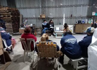 Brindan herramientas a vecinos sobre clasificación de materiales reciclables