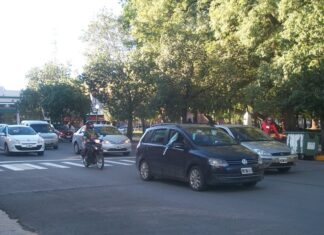 En plaza Ramírez se realizó la caravana anticuarentena